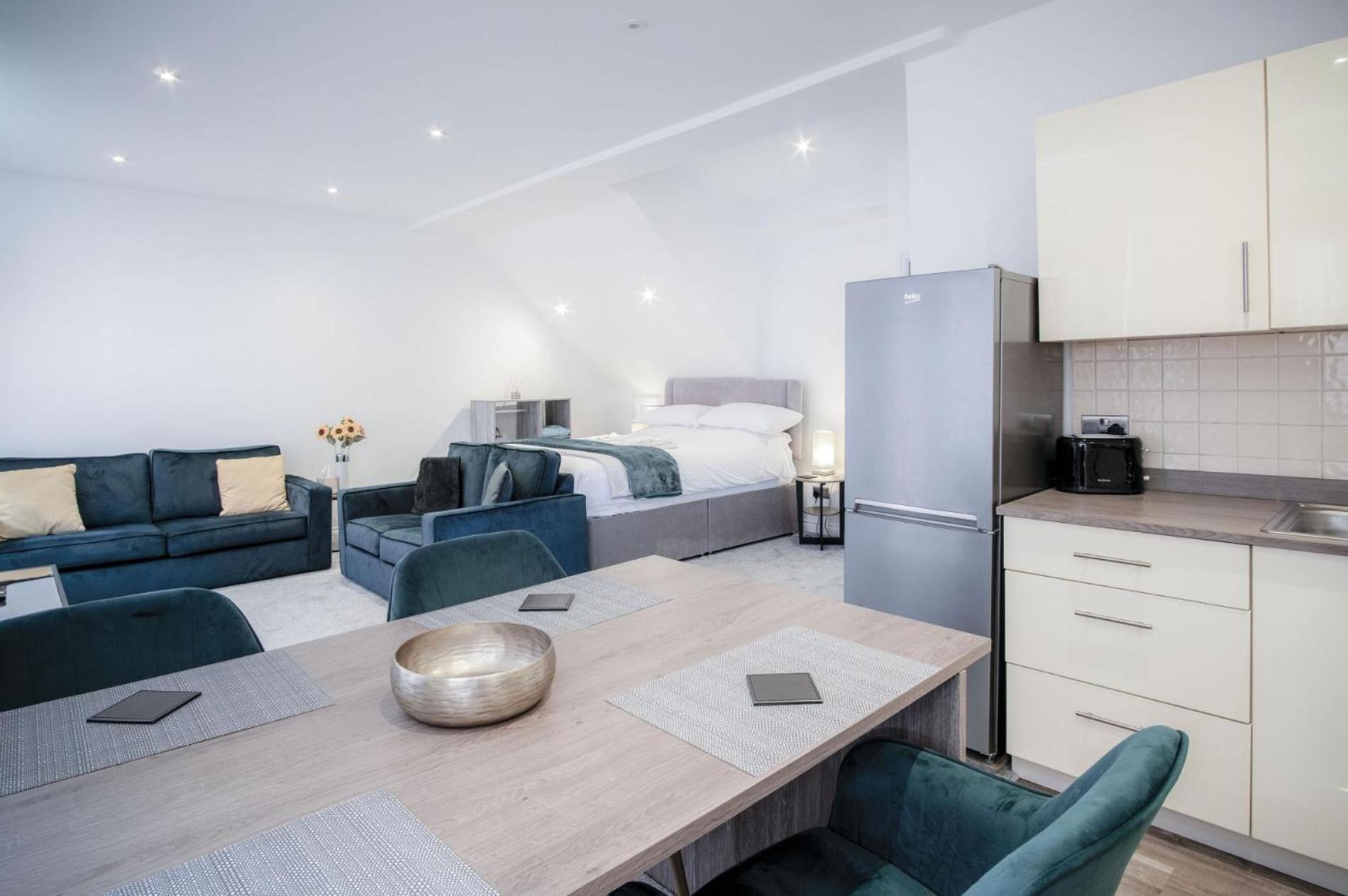 The Penthouse - 1 Bedroom Apartment - Ocean Breeze Порт-Эйнон Экстерьер фото
