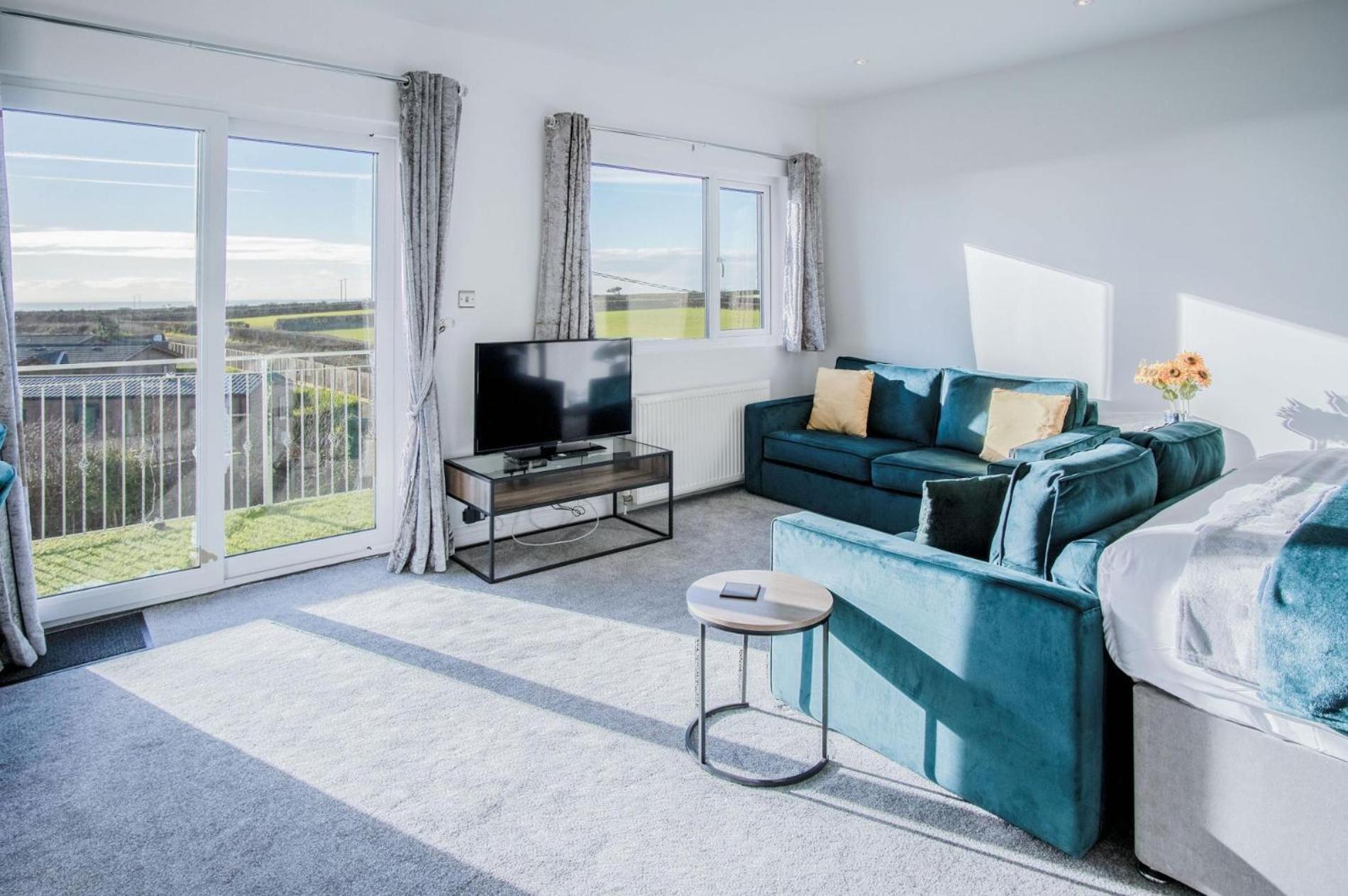 The Penthouse - 1 Bedroom Apartment - Ocean Breeze Порт-Эйнон Экстерьер фото
