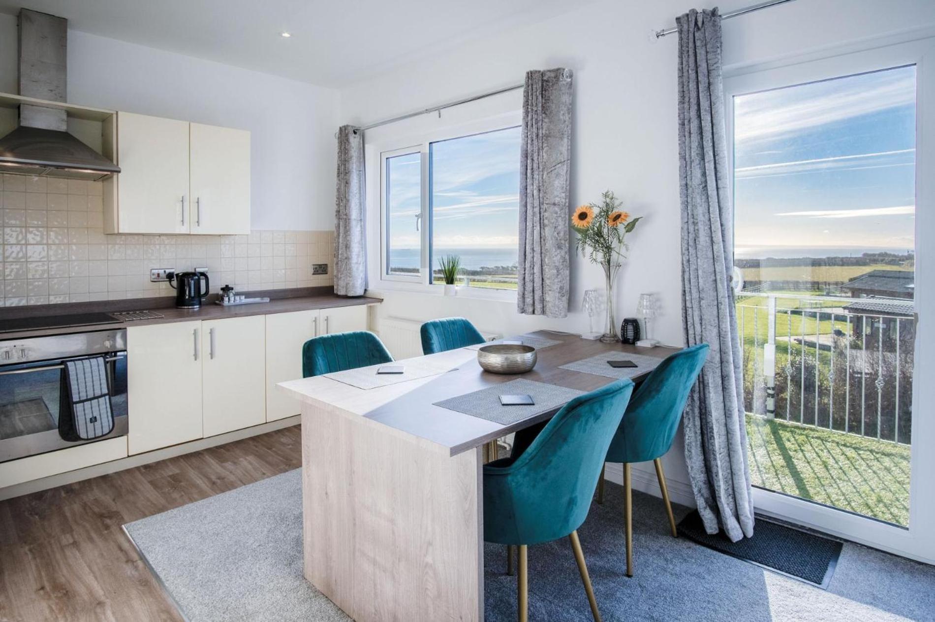The Penthouse - 1 Bedroom Apartment - Ocean Breeze Порт-Эйнон Экстерьер фото